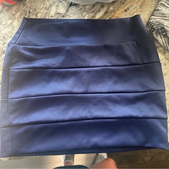 A’gaci Medium Navy Skirt - Picture 1 of 2